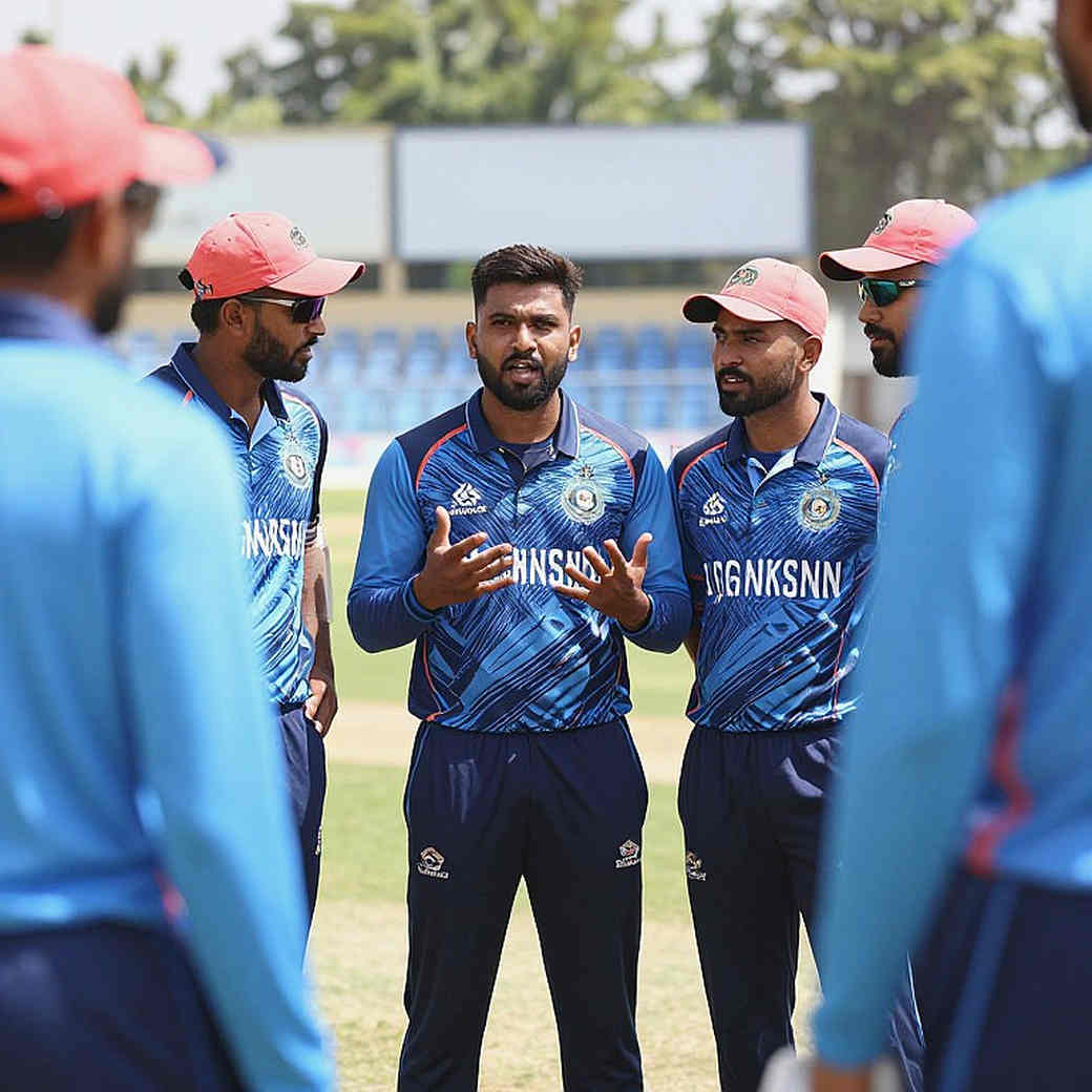 ৩৭১/৭-এর আড়ালে যে সংখ্যাটা কেউ পড়েনি: আলিনের সেঞ্চুরি যতটা বলে, তার চেয়ে বেশি বলে ওয়েস্ট ইন্ডিজের বোলিং রোটেশন