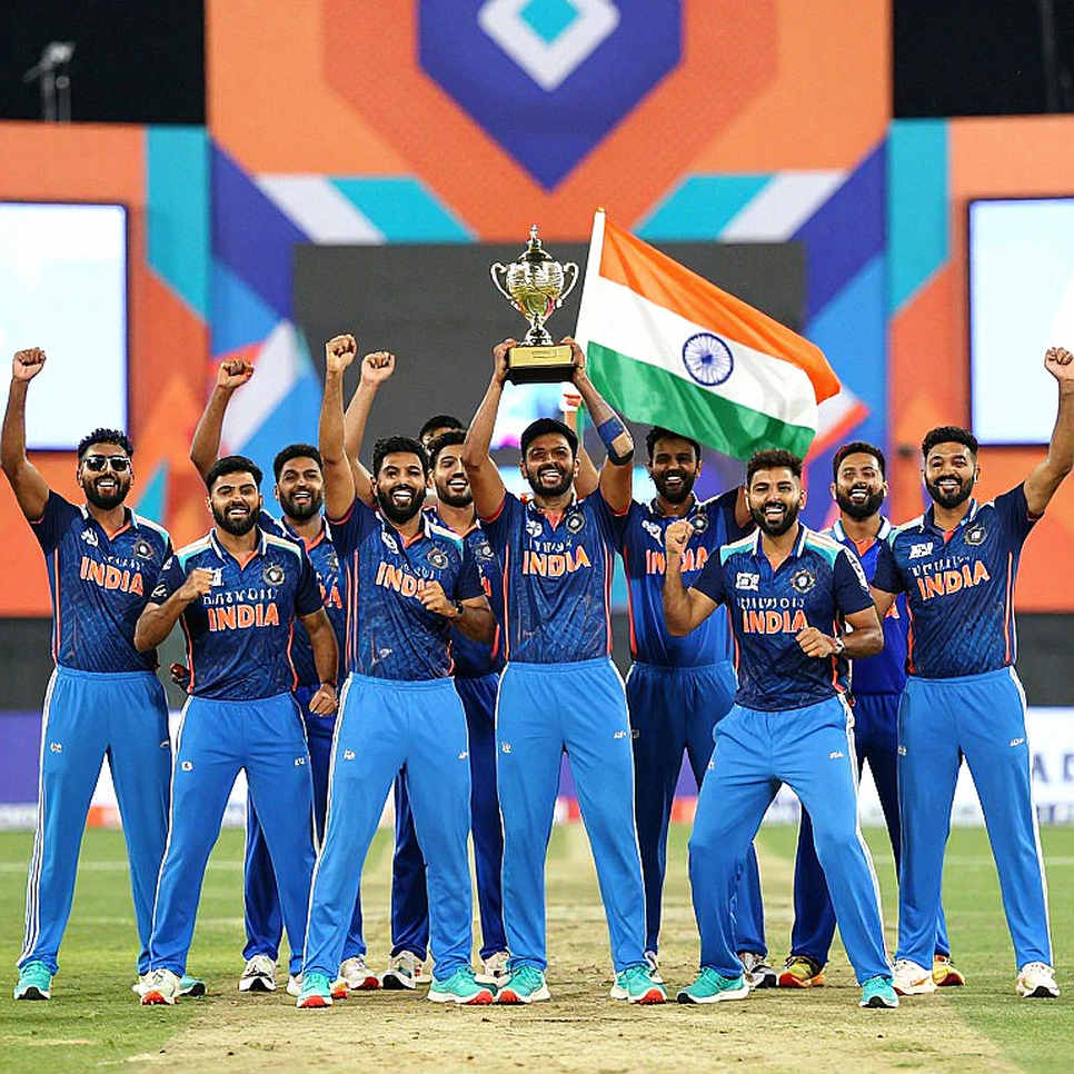 দুই ম্যাচের নিষেধাজ্ঞা, এক টি-টোয়েন্টির ক্ষতি: মেগান শাটের কেসে আসল গল্পটা হিসাবের