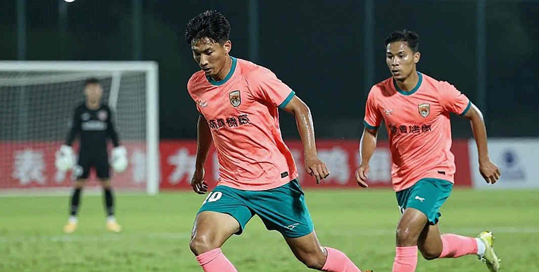 ম্যানচেস্টার ইউনাইটেড ক্যারিককে রাখছে ‘বিকল্প নেই’ বলে—আসল সংকট সিদ্ধান্তহীনতা